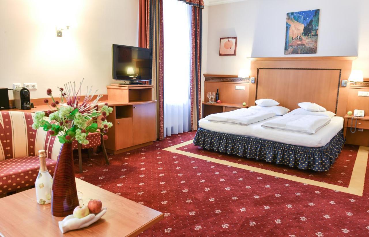 Hotel Alexandra Wels Eksteriør bilde